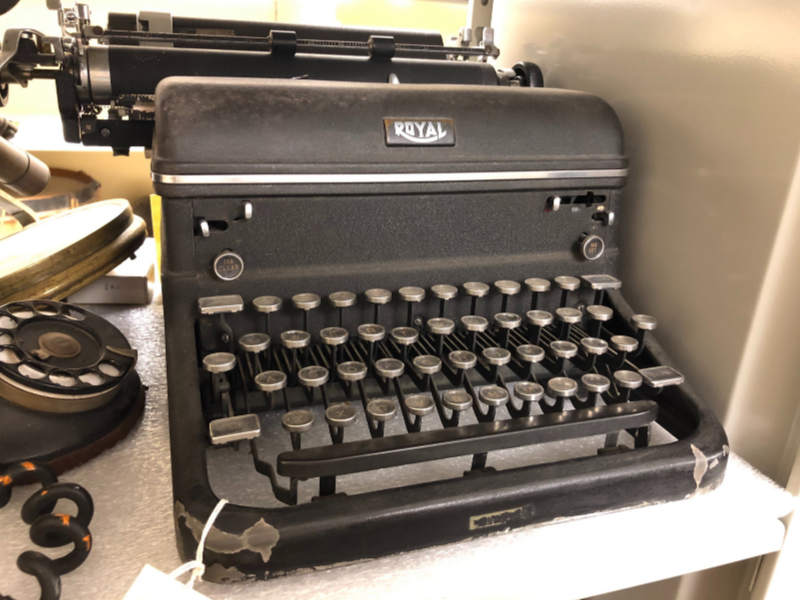 royal-typewriter-edited