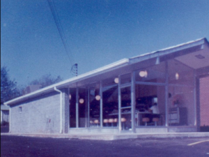 DHC Blog: Vintage Waffle House History Moreland