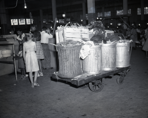 1984-304-7539-atlanta-municipal-market-interior-1946-resized