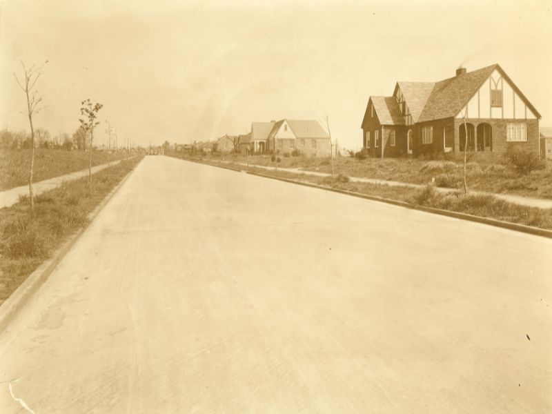 looking-from-clarendon-to-the-commercial-district-circa-1925 looking-from-clarendon-to-the-commercial-district-circa-1925