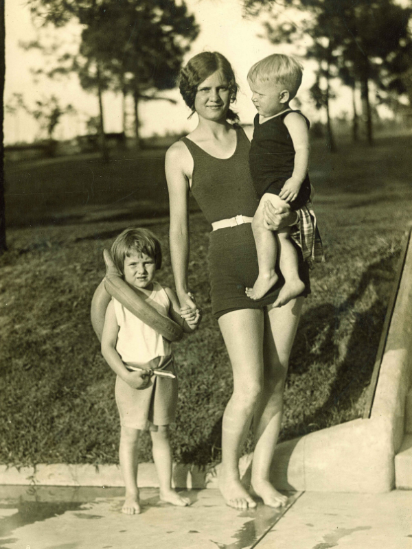 miss-perry-and-pupils-1927 DHC Exhibit: Avondale History